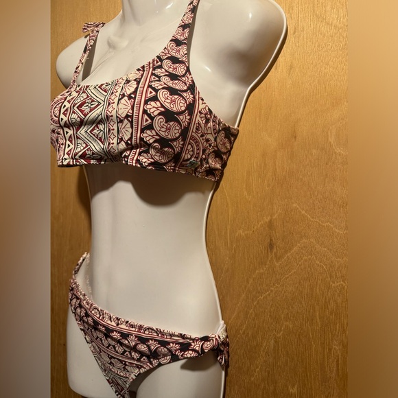 Billabong Tribal Print Bikini size Small - Picture 3 of 4